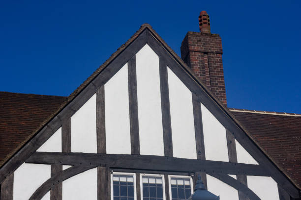 영국 세븐오크스의 반 목재 건물 - sevenoaks half timbered tudor style window 뉴스 사진 이미지