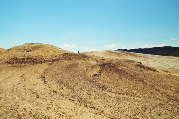 It is a protected geological space where the main attraction is the mud volcanoes, a phenomenon known as cold volcanism.