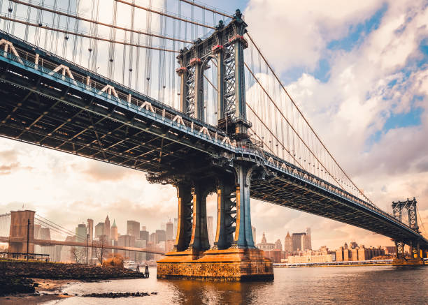 puente de manhattan en nueva york - brooklyn bridge fotografías e imágenes de stock