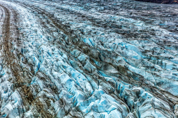 textura de hielo glaciar desde arriba en alaska - glacier bay national park fotografías e imágenes de stock