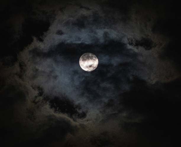 istock Las Vegas Full Moon 1285837195