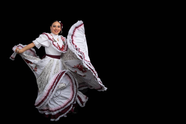 ballerino latino donna indossando abito da aguascalientes messico - danza tradizionale foto e immagini stock