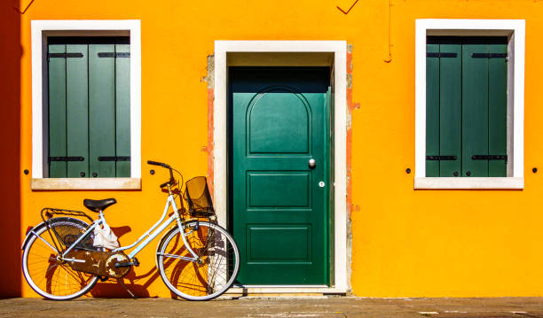 istock old bike in italy 1285988145
