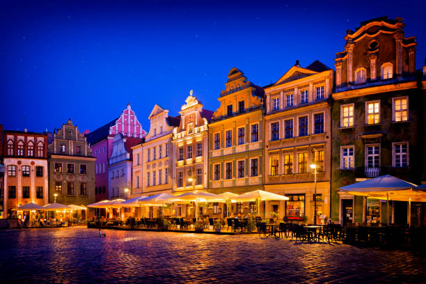 istock Vacations in Poland - Old Town Square in Poznan by night 1286105937