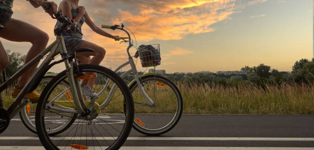 Two women bike trip - banner.