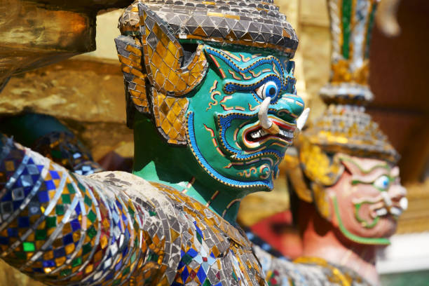 라마야나 동상의 머리 - bangkok thailand demon majestic 뉴스 사진 이미지