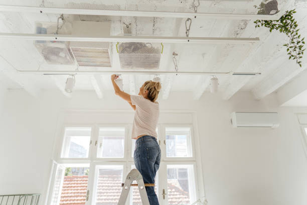 istock Low budget home repairment 1286168729