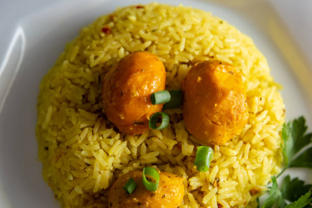 un plato de arroz con pequi. - 6721 fotografías e imágenes de stock