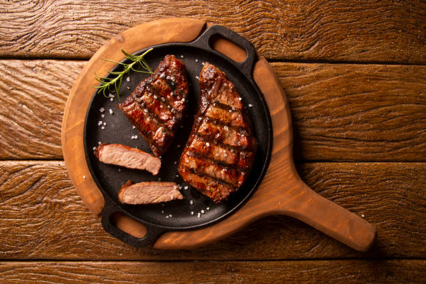 picanha, coupe traditionnelle de bœuf brésilien - viande photos et images de collection