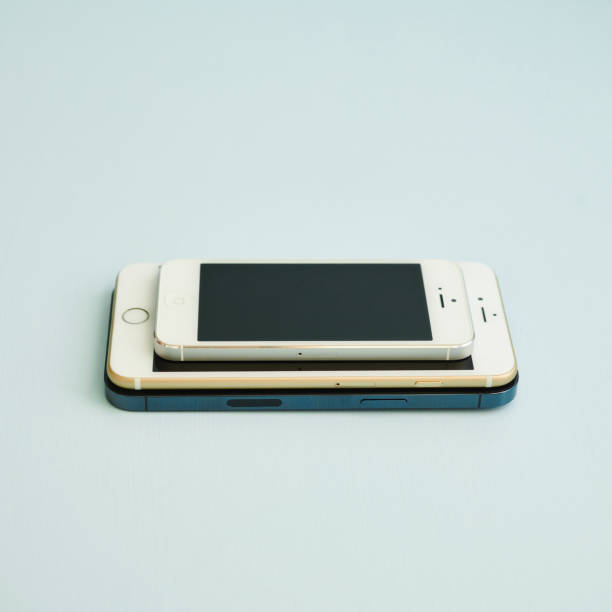 새로운 아이폰 12 아이폰 6s 플러스와 아이폰프로 맥스 5 스튜디오 설정에 적층 - iphone iphone5 iphone 5 telephone 뉴스 사진 이미지