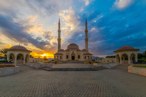 �мечеть саид бин таймур, аль-хуваир, султанат оман. - oman greater masqat mosque al khuwair mosque стоковые фото и изображения