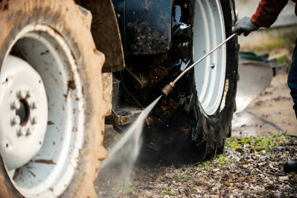 istock High pressure water cleaning 1286286634