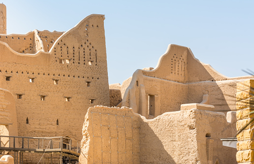 Edificios históricos en el castillo de arcilla de Dariyah, también como Dereyeh y Dariyya, una ciudad en Riad, Arabia Saudita, hogar original de la familia real saudita, la capital del emirato de Diriyah. photo