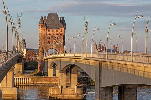 View of the Nibelungen Tower and Nibelungen Bridge in Worms during sunrise without traffic and people