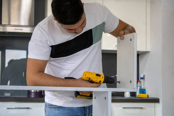 istock Frustration furniture assembly 1286327671