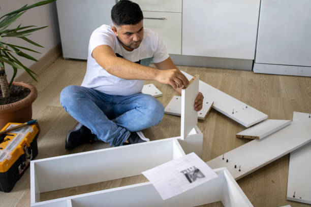 istock Frustration furniture assembly 1286327958