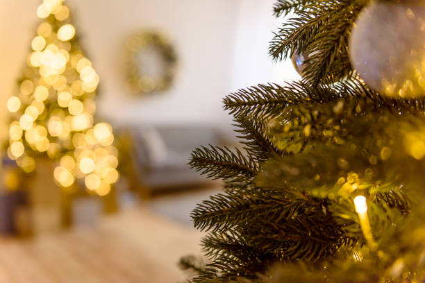 istock Christmas defocus festive design, defocused garland lights, bokeh effect 1286368995