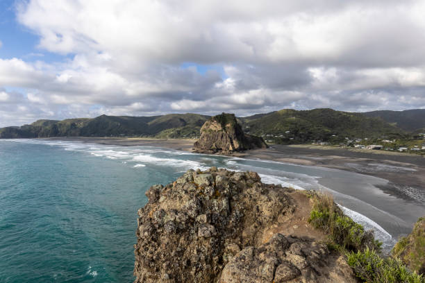 istock Piha Beach, Auckland, NZ 1286398552