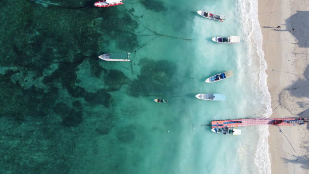 jungutbatu beach , nusa lembongan, bali - nusa lembongan bali island beach - fotografias e filmes do acervo