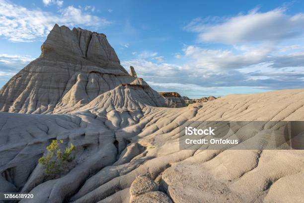 Badlands Of Dinosaur Provincial Park At Sunset In Alberta Canada Stock Photo - Download Image Now