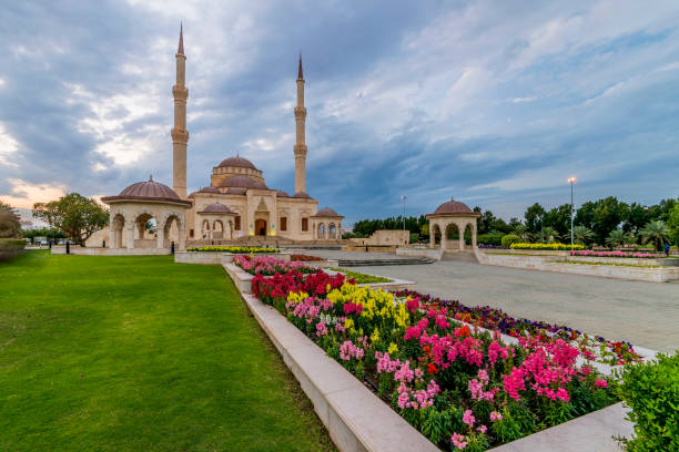 мечеть саид бин таймур, аль-хуваир, султанат оман. - oman greater masqat mosque al khuwair mosque стоковые фото и изображения