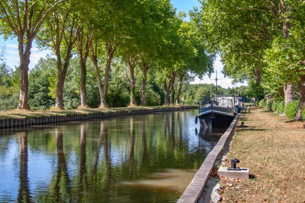 istock Rogny-the-seven-locks. The Briare Canal. Yonne. Burgundy 1286674146
