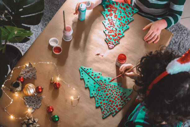 istock little kids making christmas decorations 1286681533