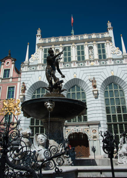 neptunbrunnen, danzig, polen - trident gdansk neptune fountain stock-fotos und bilder