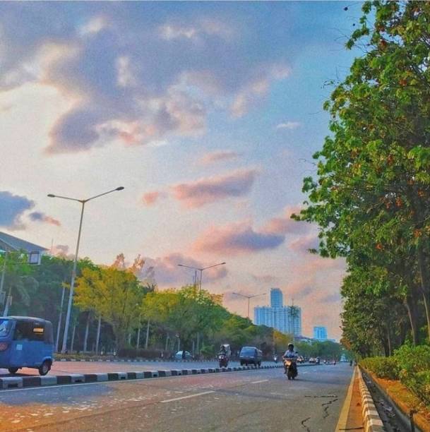 istock Jakarta's colorful sky 1286958367