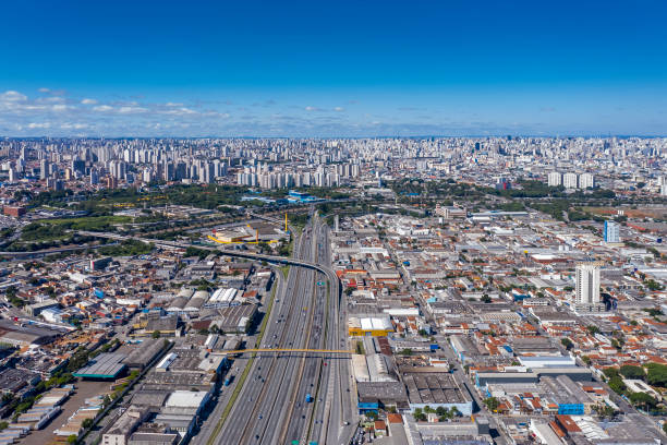 Presidente Dutra Highway. Surroundings of the city of Guarulhos Estrada that connects the city of São Paulo to Rio de Janeiro, Brazil, seen from above. Presidente Dutra Highway. Surroundings of the city of Guarulhos Estrada that connects the city of São Paulo to Rio de Janeiro, Brazil, seen from above. guarulhos photos stock pictures, royalty-free photos & images