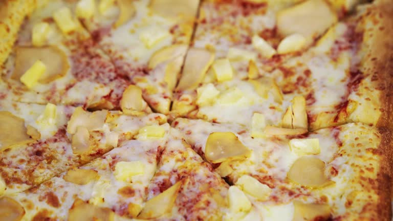 Pizza Cuadrada - Banco de vídeos libres de derechos - iStock Pizza Cuadrada - Banco de vídeos libres de derechos - iStock
