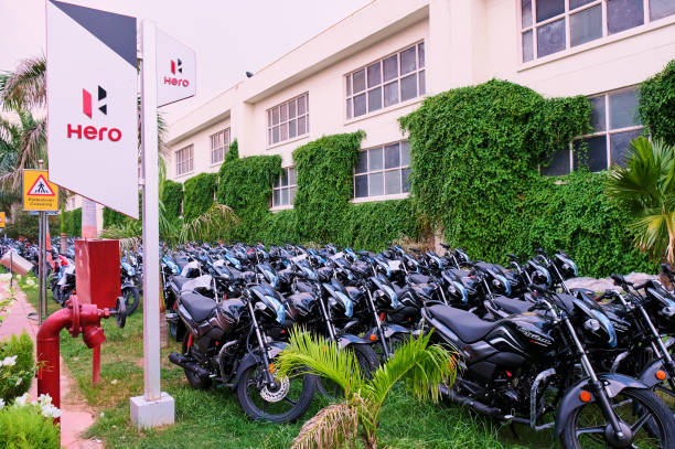 hero motocorp ltd. indian motorcycle and scooter manufacturing plant in gurgaon, india - new delhi horizontal photography color image imagens e fotografias de stock