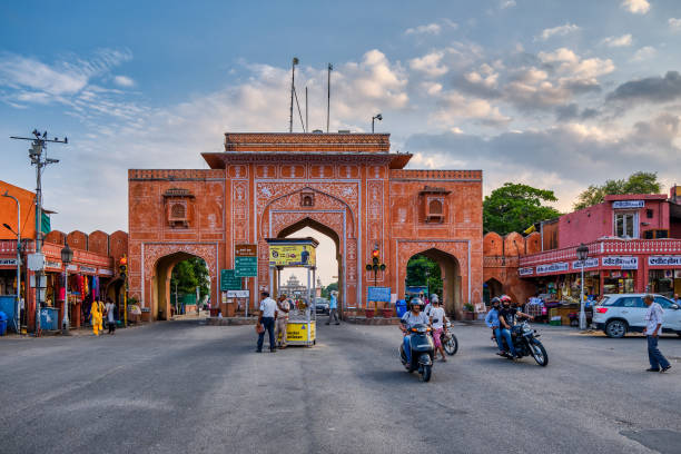 Man Gate in Jaipur Pink city in Rajasthan, India Jaipur, Rajasthan / India - September 28, 2019: Man Gate, popularly called New Gate, one of the original seven gates of the walled city of Jaipur Pink city in Rajasthan, India india jaipur rajasthan traditional culture stock pictures, royalty-free photos & images