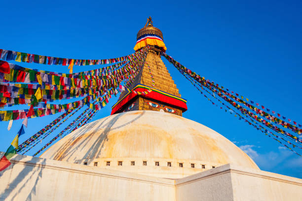 boudhanath great stupa in kathmandu, nepal - bodnath stupa stock-fotos und bilder