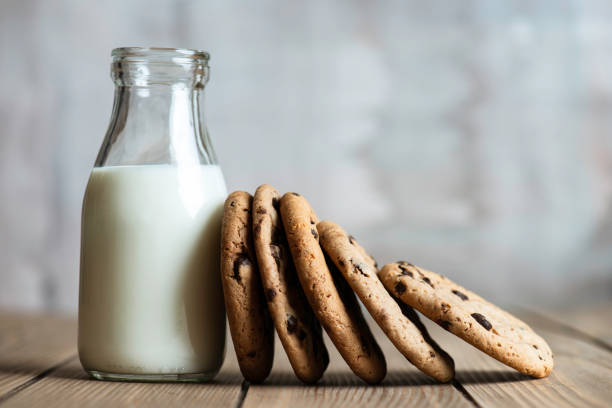 쿠키 - wood snack milk milk bottle 뉴스 사진 이미지