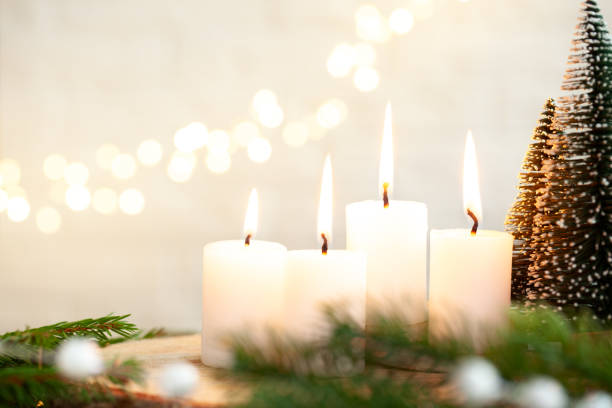 Frustration bølge protektor Christmas Decoration Four Burning Candle Lights At Christmas Eve Symbol For  A Religious Ritual At Christmas Time Stock Photo - Download Image Now -  iStock