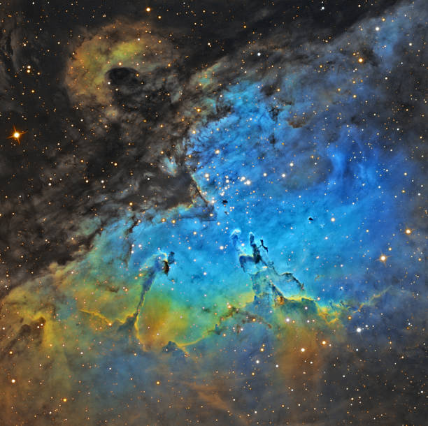 m16 - nebulosa del águila - nebulosa del águila fotografías e imágenes de stock