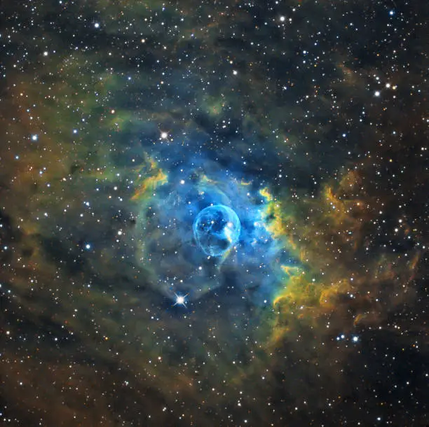 NGC 7635 is a diffuse nebula visible in the constellation of Cassiopeia, towards the border with Cepheus.

Its main feature is a "bubble" of void surrounded by a nebula, visible with powerful instruments in the southern area of ​​the object, caused by the stellar wind of the young central star, of magnitude 8.7. In an amateur telescope, however, the nebula is revealed well, which seems to end in the south with an arc shape.
It is about 11,000 light years old and was discovered in 1787 by William Herschel.