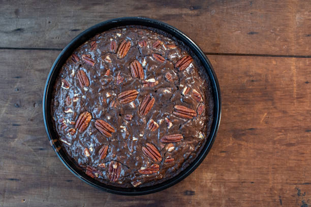 istock round pan of chocolate brownies with pecans 1287113466