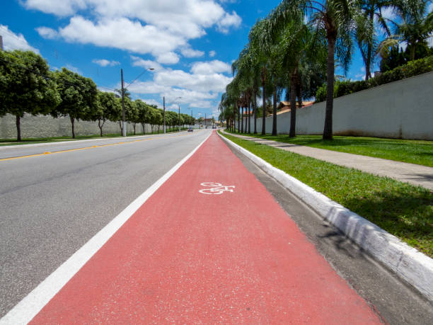 велосипедная дорожка - bicycle lane стоковые фото и изображения