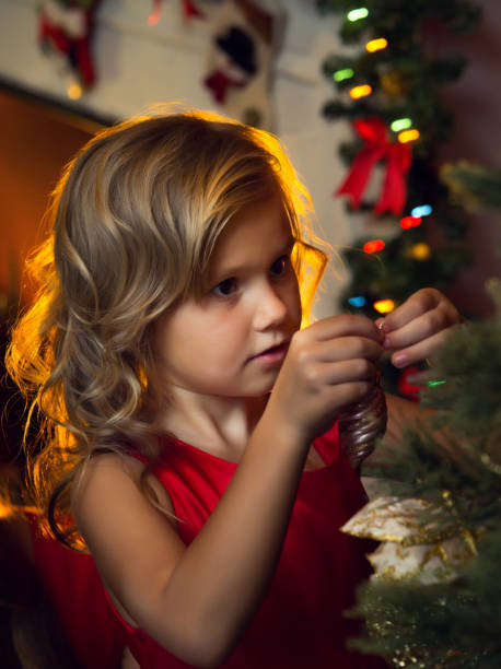 istock girl decorate 1287170894