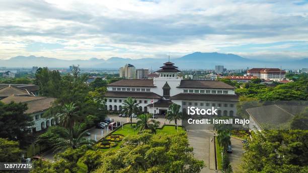 Pemandangan Udara Gedung Sate Ikon Sejarah Lama Dan Landmark Kota Bandung Foto Stok - Unduh Gambar Sekarang