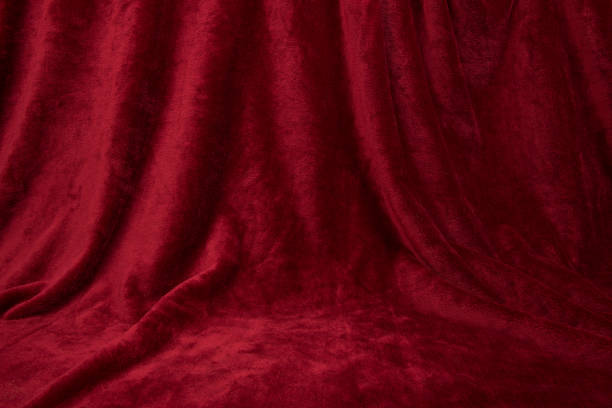 veludo vermelho drapped cortina pano completo quadro - curtain velvet red stage - fotografias e filmes do acervo