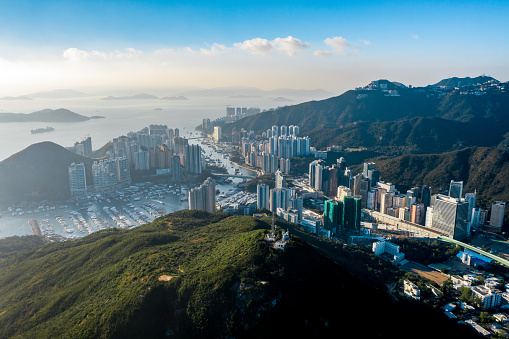 Vista aérea Distrito residencial en Aberdeen y Ap Lei Chau de Hong Kong photo