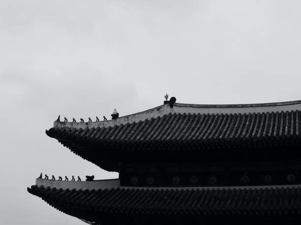 istock Korean Traditional Building 1287199259