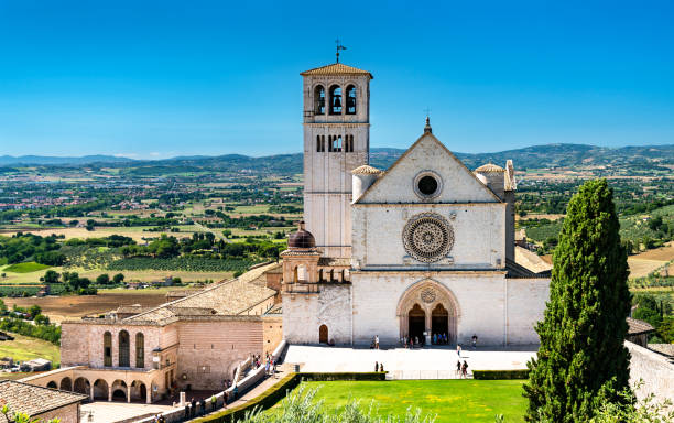 basilica di san francesco d'assisi - umbria foto e immagini stock