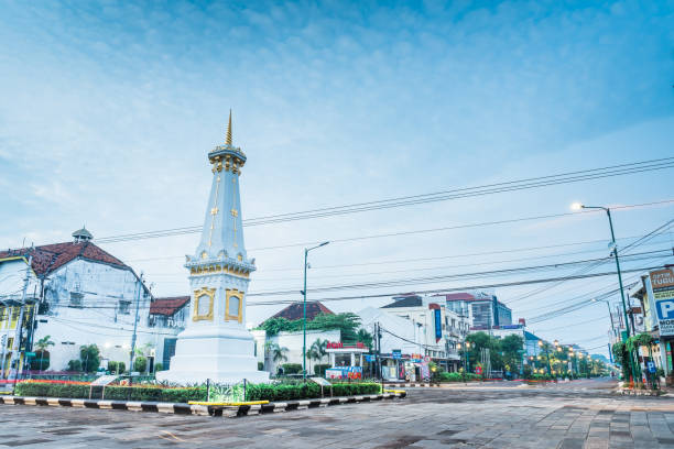 유명한 랜드마크 중 하나인 투구 요야카르타 - yogyakarta 뉴스 사진 이미지