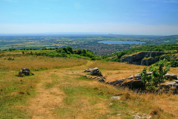 Cheddar Gorge on a sunny day, England Jacob's Ladder track in Cheddar Gorge cheddar gorge stock pictures, royalty-free photos & images