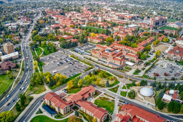 vista aérea de la universidad de colorado en boulder - central city colorado fotos fotografías e imágenes de stock