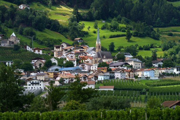 istock Cycleway of the Venosta valley, Oris 1287262984